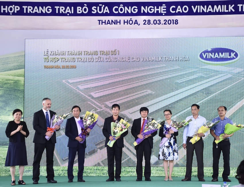 Khánh[-]thành[-]Trang[-]trại[-]số[-]1[-]thuộc[-]Tổ[-]hợp[-]trang[-]trại[-]bò[-]sữa[-]công[-]nghệ[-]cao[-]Vinamilk[-]Thanh[-]Hóa